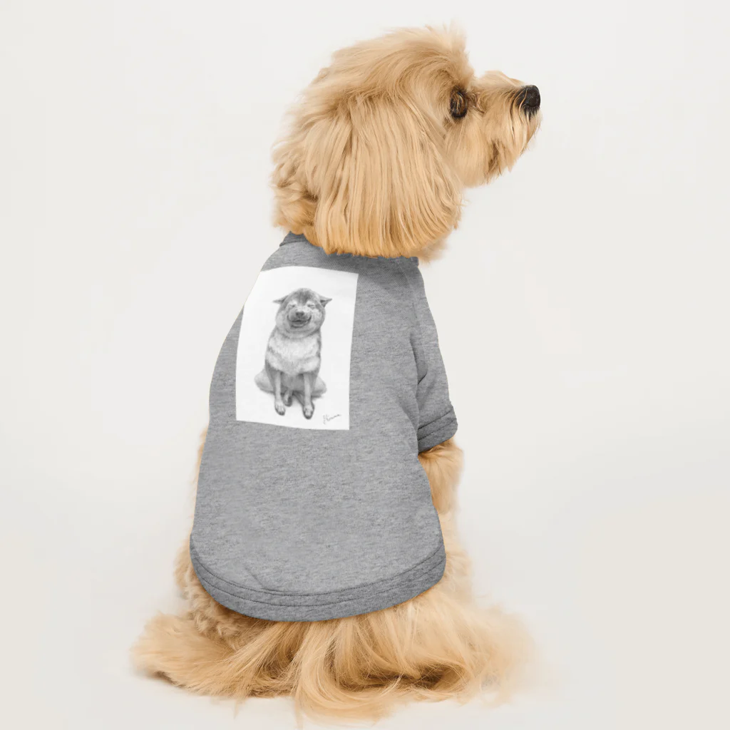 こうめ屋の柴犬　んふふ犬　んふふさん　飛行機耳　笑顔犬　白背景バージョン Dog T-shirt
