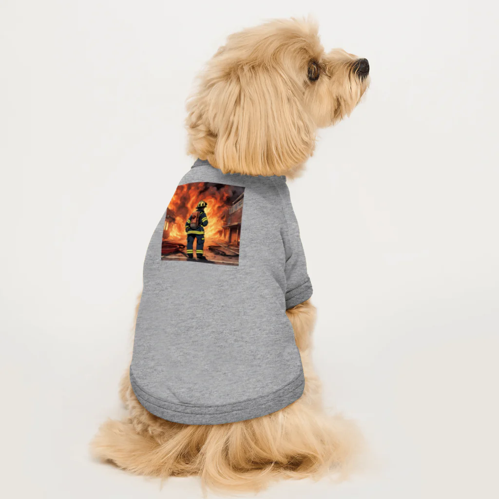 もふもふの火災現場の勇敢な消防士のグッズ Dog T-shirt