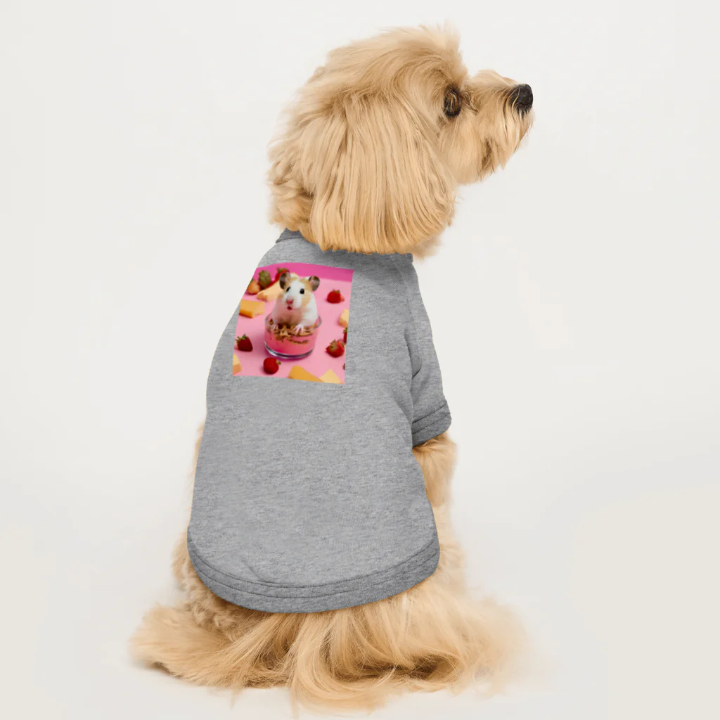 ham love shopのいちごパフェ☆ハムスター Dog T-shirt