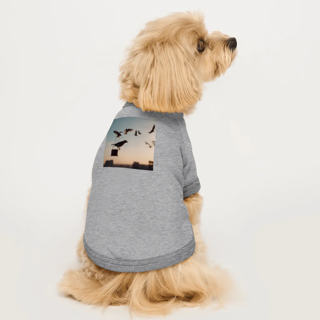 simaenaga234の夕方の鳥 Dog T-shirt