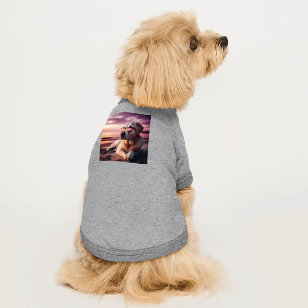 AQUAMETAVERSEのサングラスをかけた、かわいい犬 Marsa 106 ドッグTシャツ