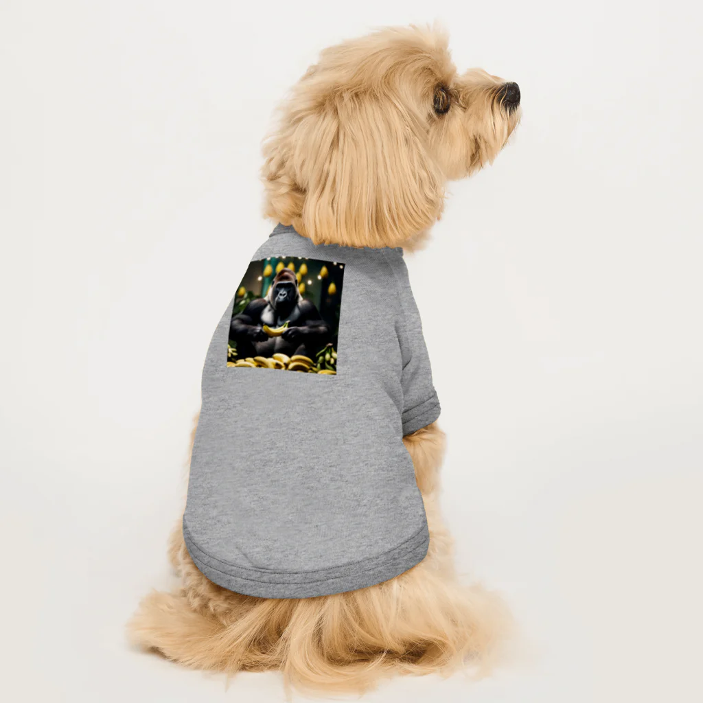 sei-goのバナナの芸術的な盛り付けをするゴリラ Dog T-shirt