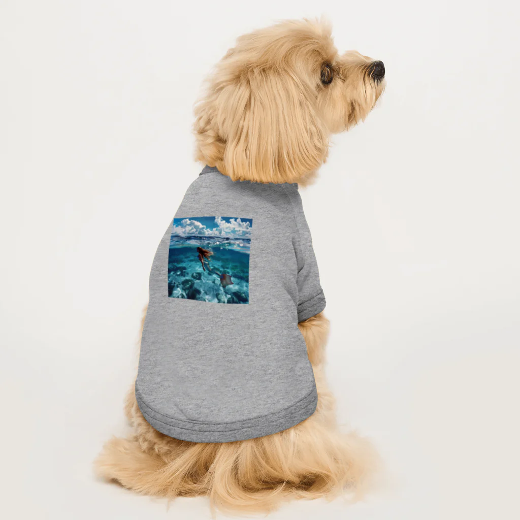 AQUAMETAVERSEのモルジブの大海原で人魚が泳いでいますsanae2074 Dog T-shirt