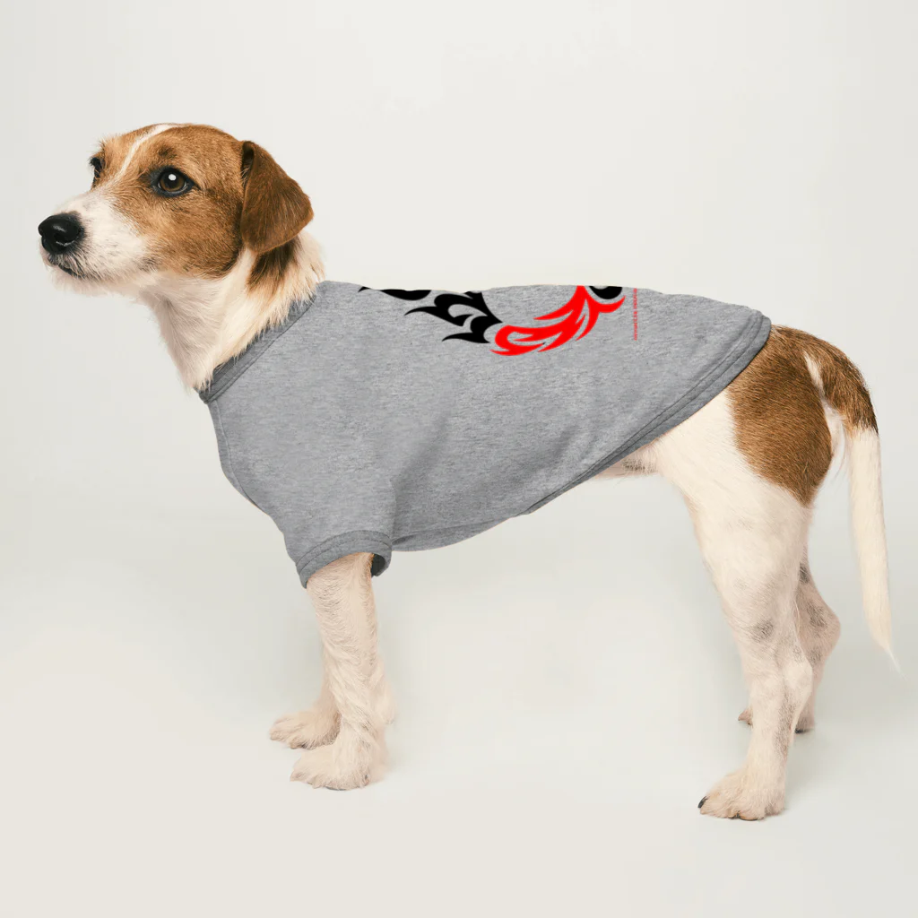 ファンシーTシャツ屋のクールなトライバル炎のタトゥーデザイン Dog T-shirt