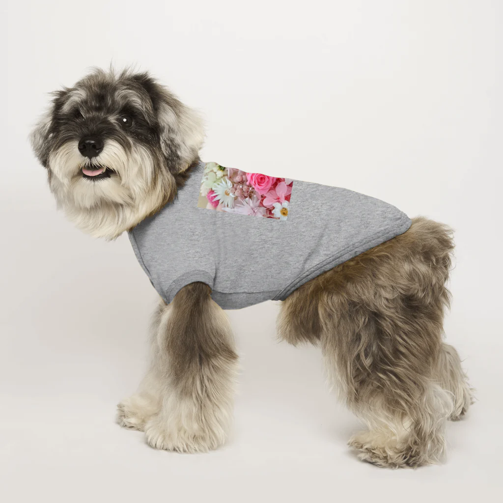 meke flowersのピンクローズのガーリーな花柄 Dog T-shirt