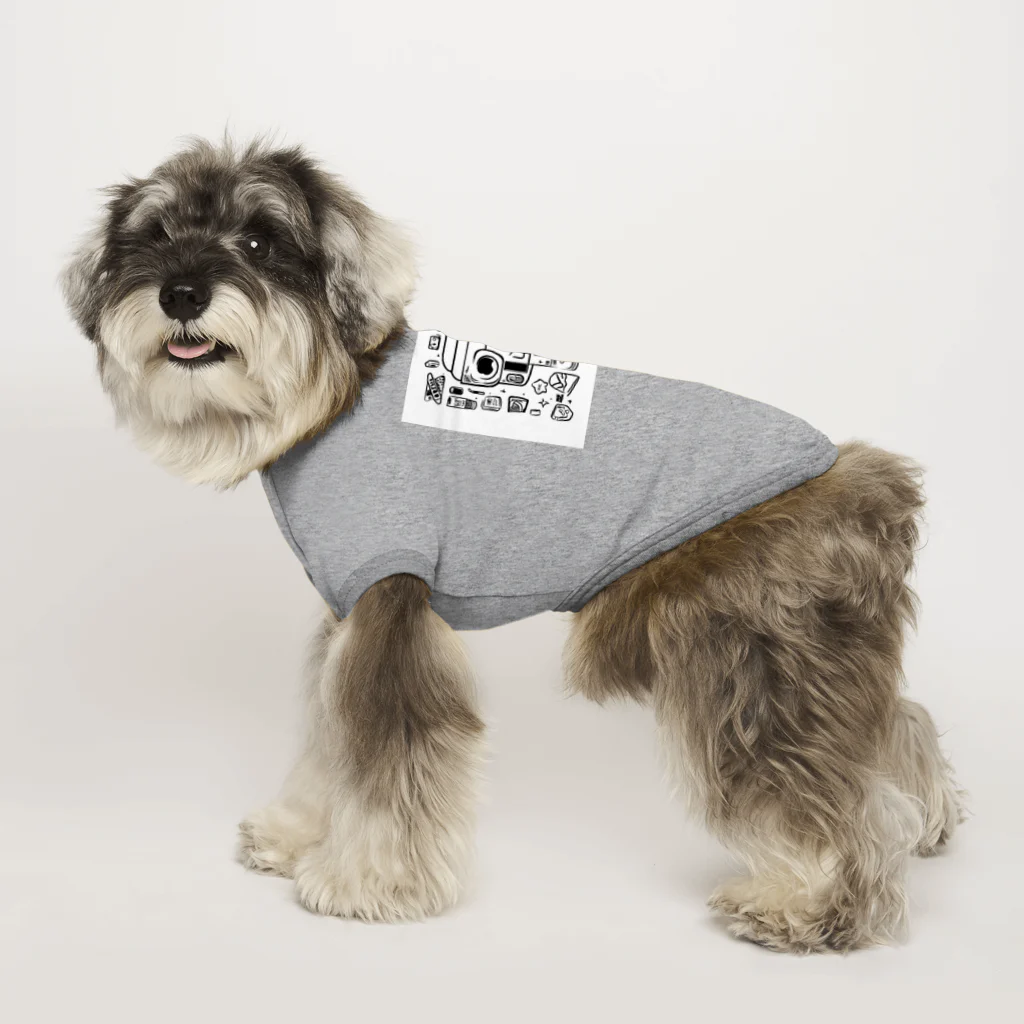 いちごソーダの人間の生活を謳歌するロボ Dog T-shirt
