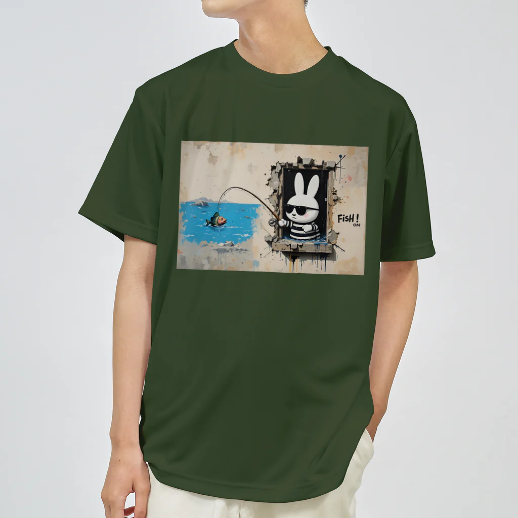 Four_Seasons_PJのサングラスうさぎ【釣り】 Dry T-Shirt