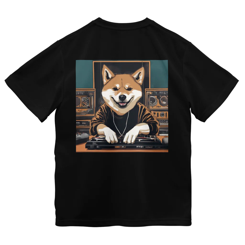 AISHOP のDJ Shiba Inu ドライTシャツ