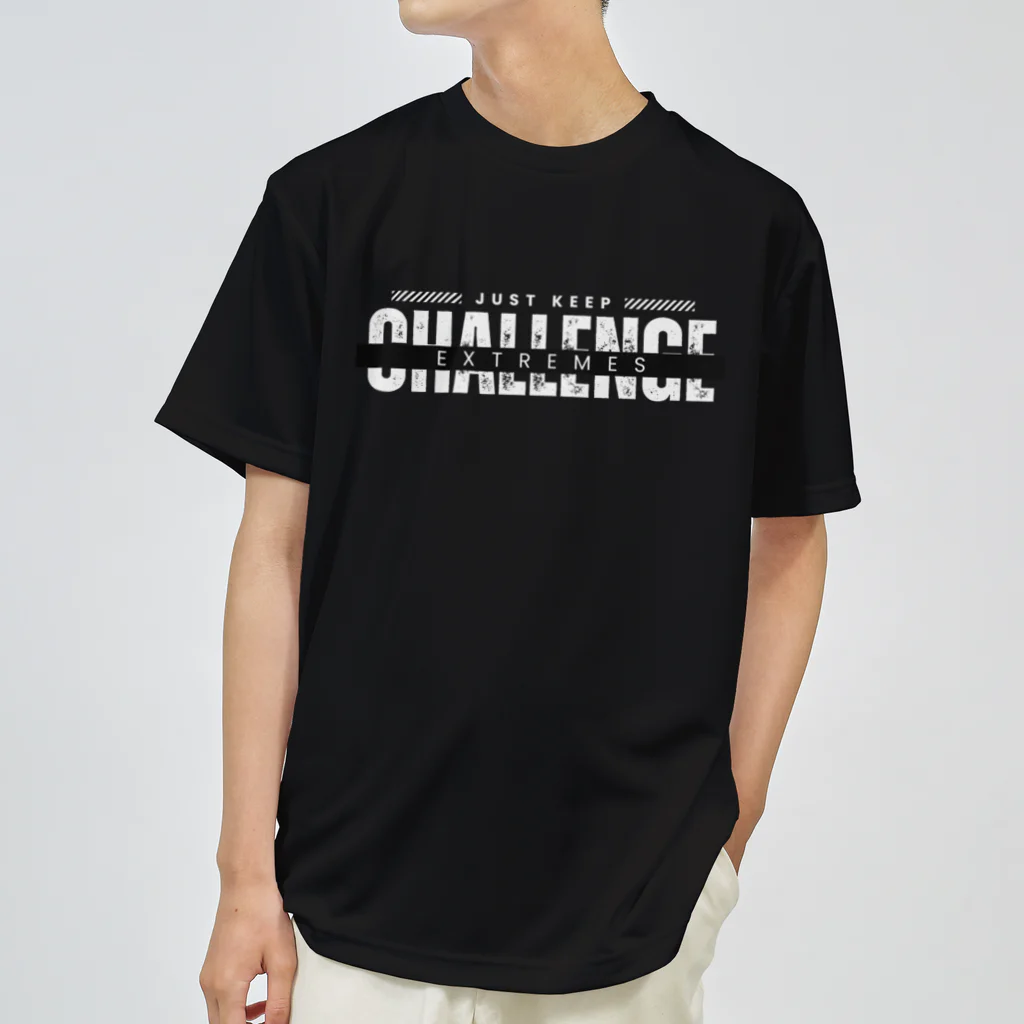 NeoNestの"Challenge Extremes" Graphic Tee & Merch ドライTシャツ