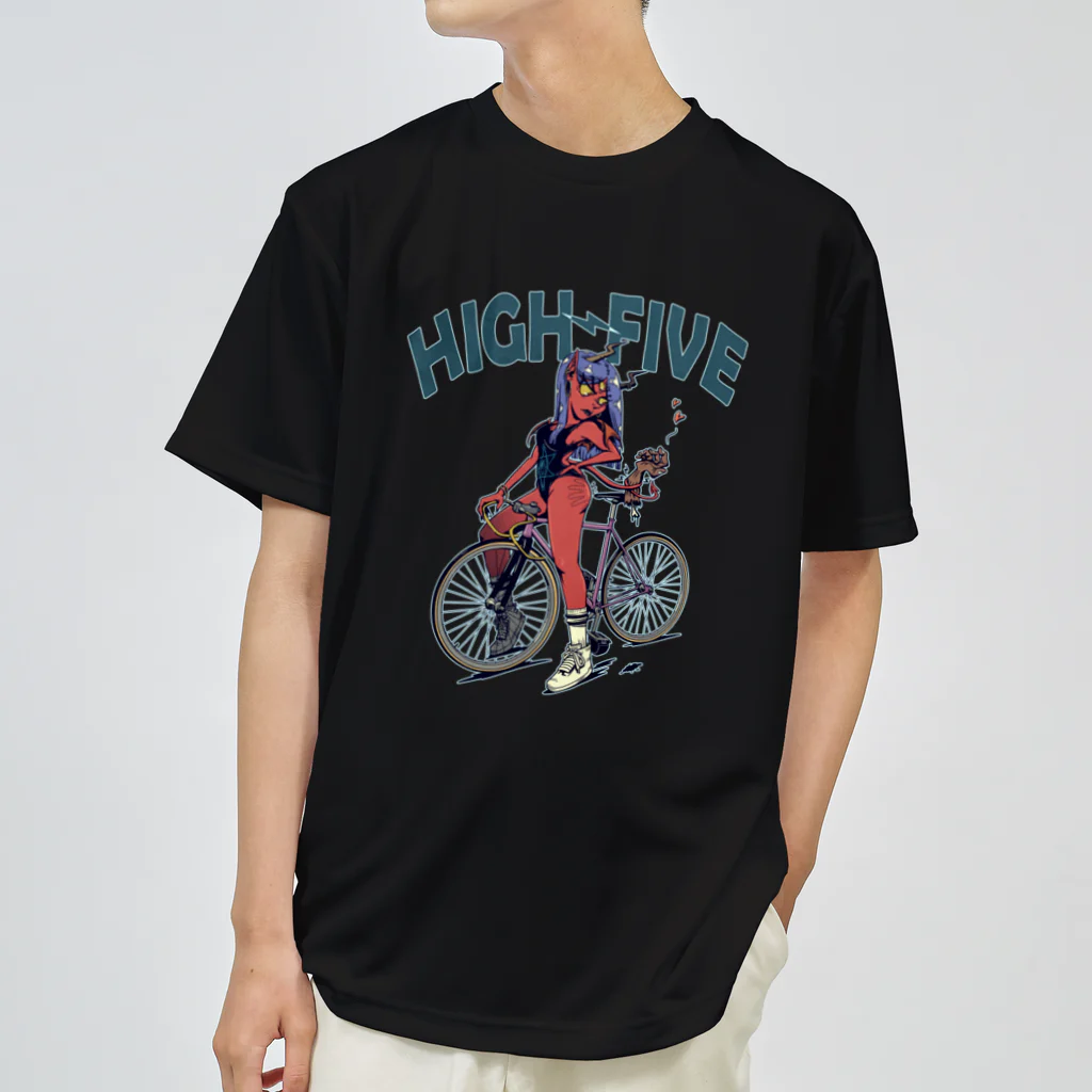 nidan-illustrationの"HIGH FIVE" ドライTシャツ