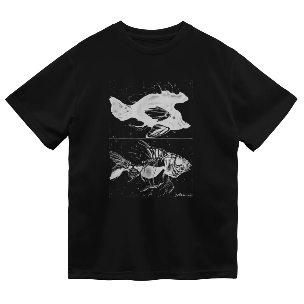 vunsvのthinking about fish 1 Dry T-Shirt