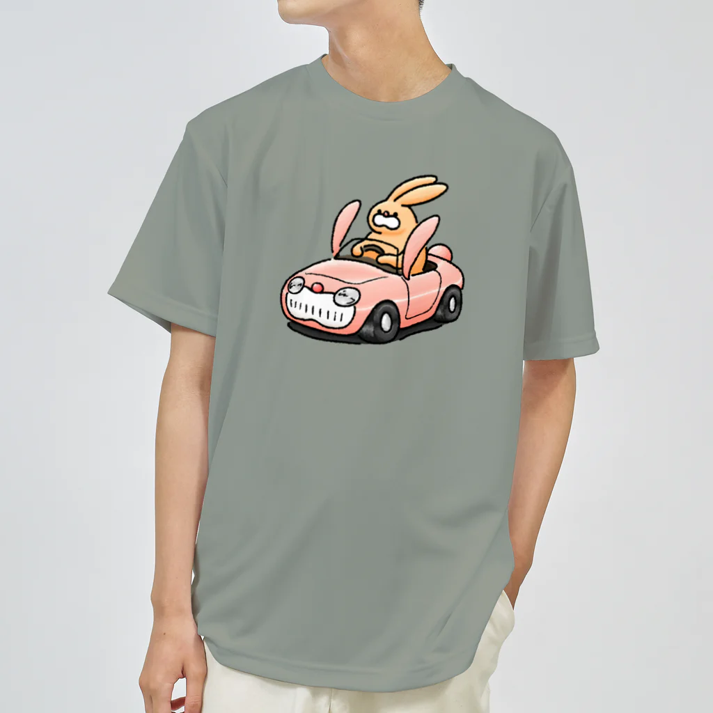 働きたくないのうさぎカーを運転するうさぎ Dry T-Shirt