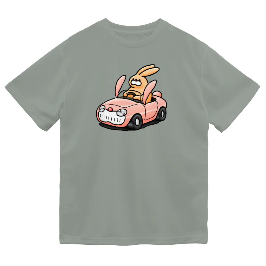 働きたくないのうさぎカーを運転するうさぎ Dry T-Shirt