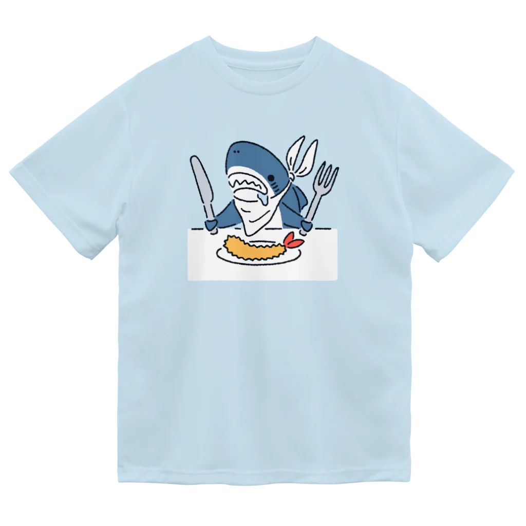 サメ わりとおもいのエビフライを食べようとするサメ2021 ドライTシャツ