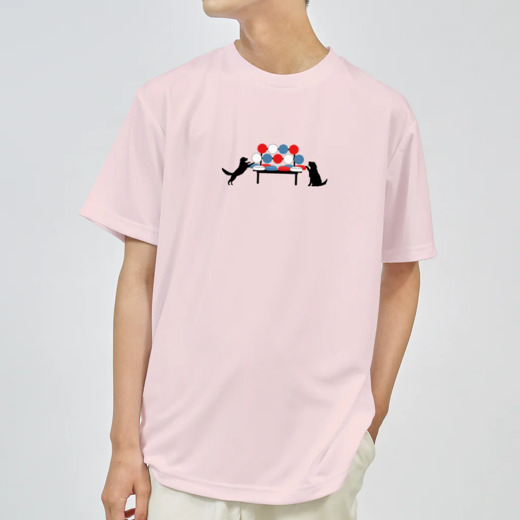 J工房-suzuri店のワンコとイス(バックプリント有り) ドライTシャツ