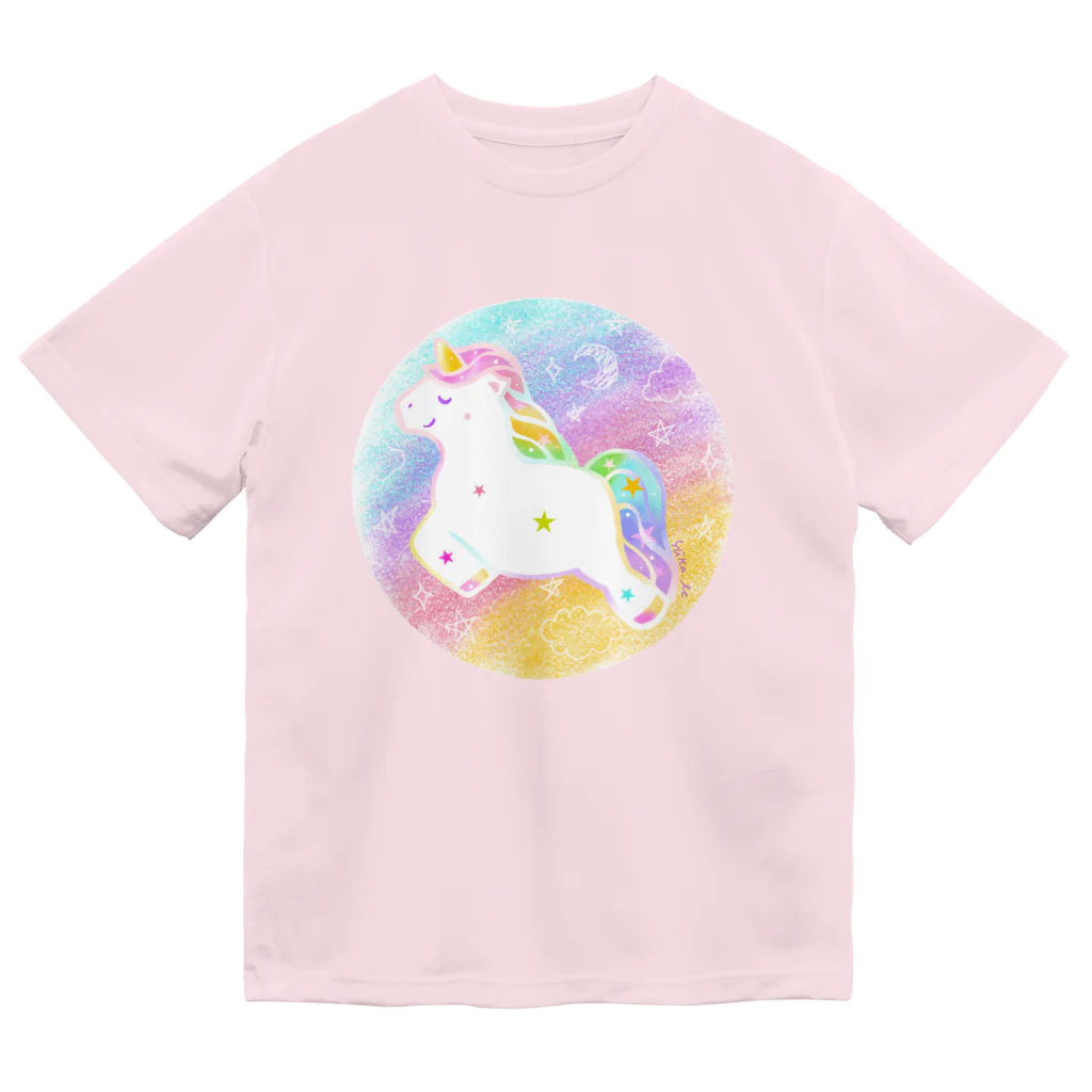 前田悠花｜イラストレーターの★虹色ユニコーン★ ドライTシャツ