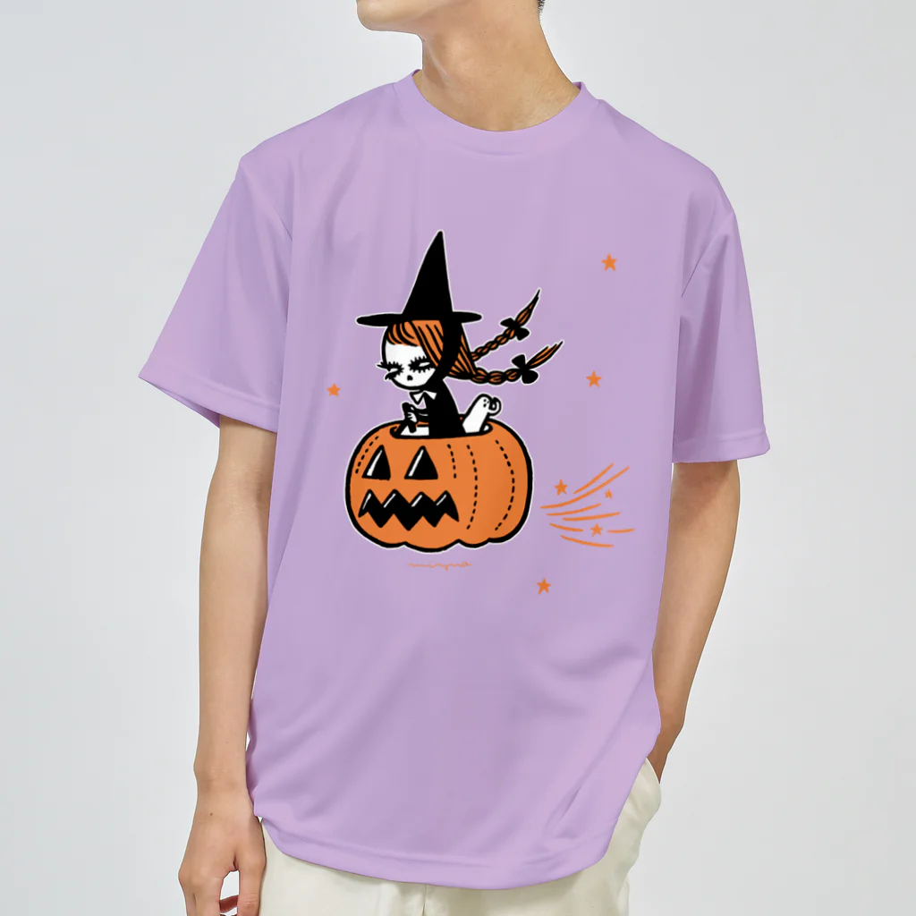 Mizna WadaのThe Pumpkin Riding Witch ドライTシャツ