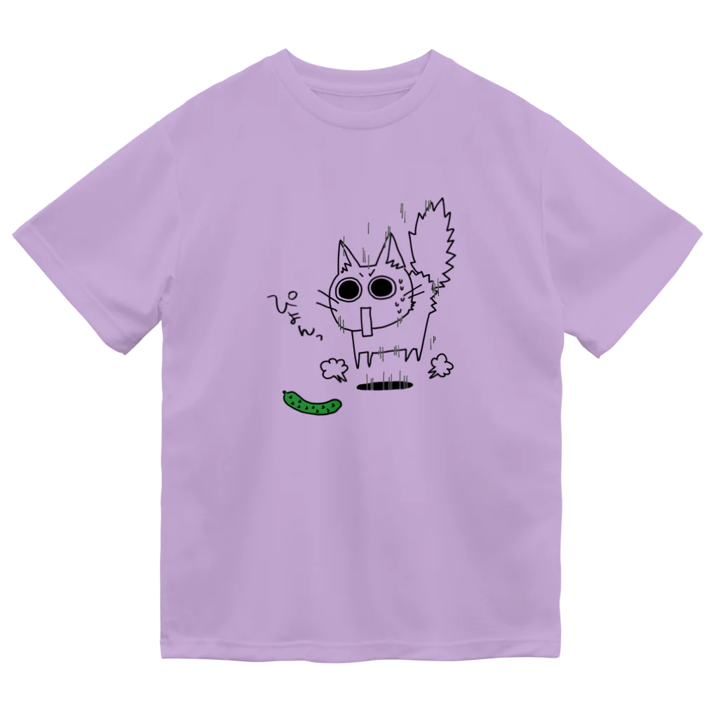 ばんちゃ🐱にゃんこ恩返しショップのきゅうりとにゃんこ ドライTシャツ