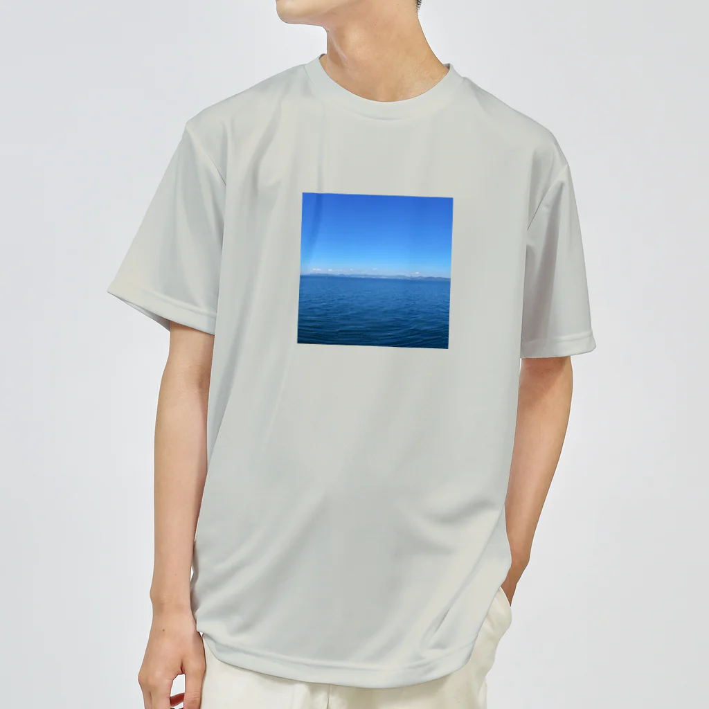 ArtWillの瀬戸内 快晴 Dry T-Shirt