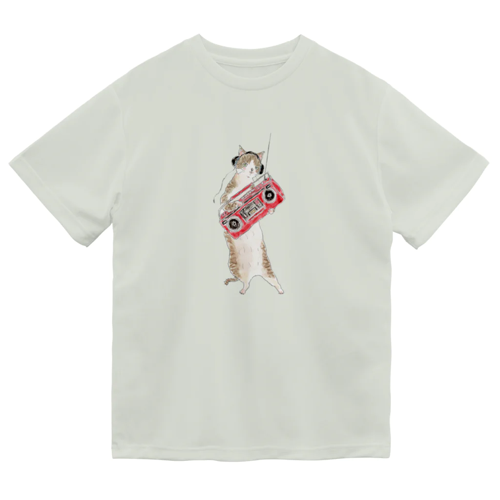 トコロコムギの壊れかけのラジカセにゃんこ Dry T-Shirt