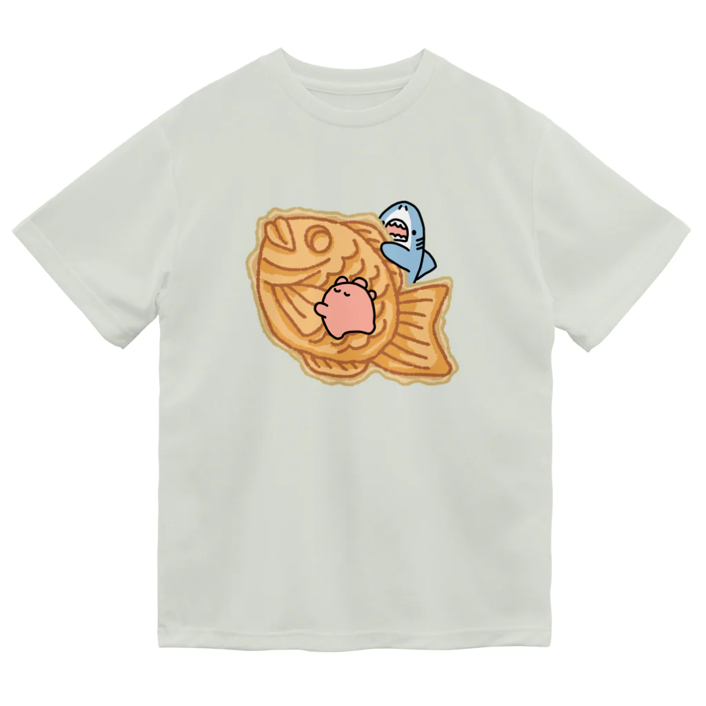 サメとメンダコ[namelessmm2]のたい焼き食べたいサメとメンダコ ドライTシャツ