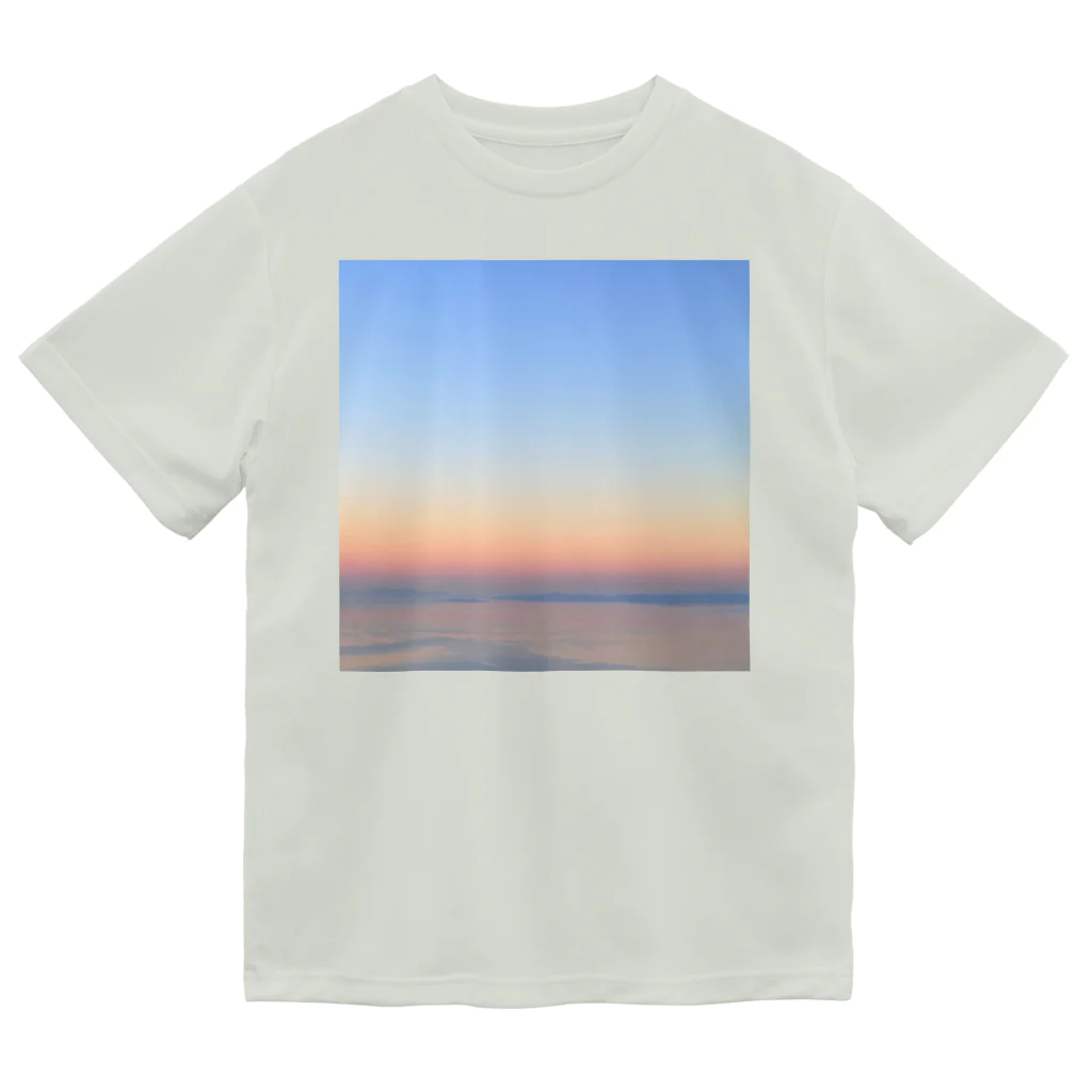 ArtWillの瀬戸内 朝靄 Dry T-Shirt