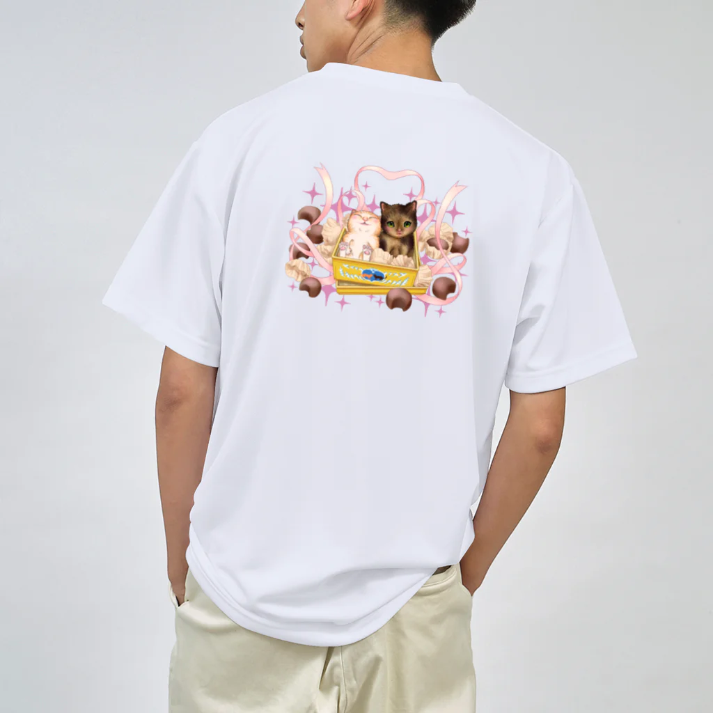 nya-mew（ニャーミュー）のチョコよりカワイイ#2(バックプリント) ドライTシャツ