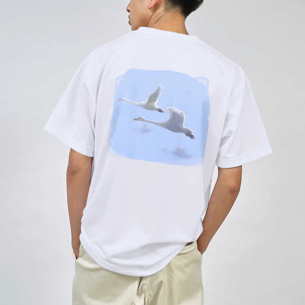 月夜のタツノオトシゴのSwan Lake ドライTシャツ