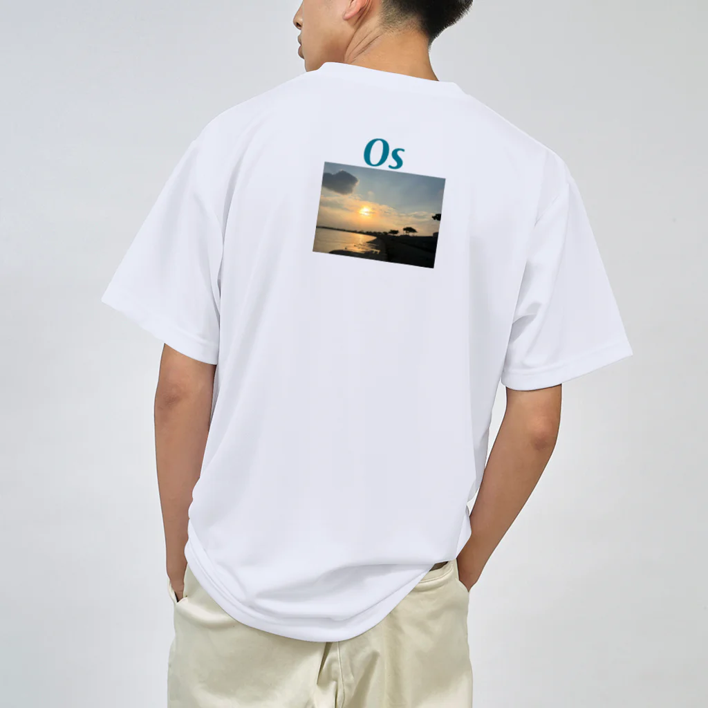 oki_sceneryのおーえす青文字両面海中道路 ドライTシャツ