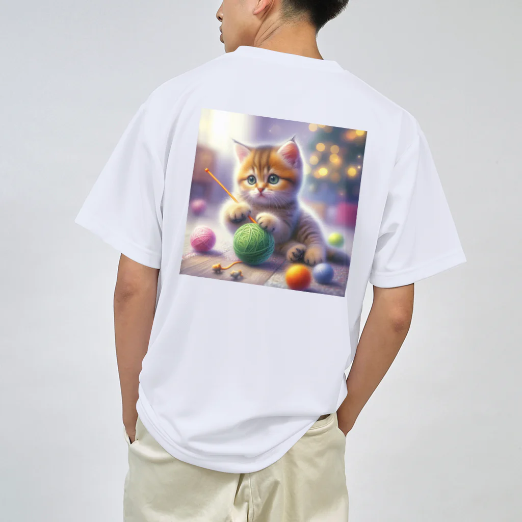 kangekiの遊ぶにゃんこNo.7 Dry T-Shirt