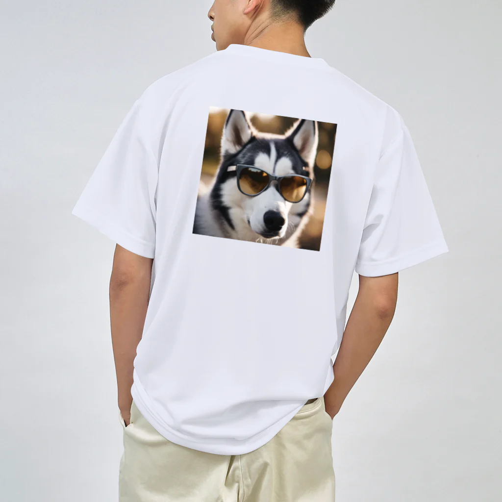 naftethのスパイ犬コードネームハスキー ドライTシャツ