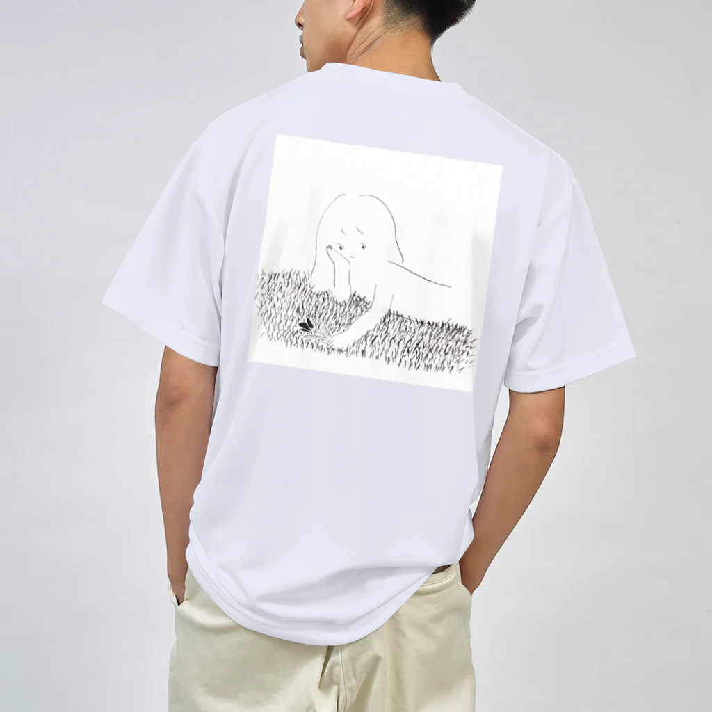 naokokawashimaの芝生の女 Dry T-Shirt