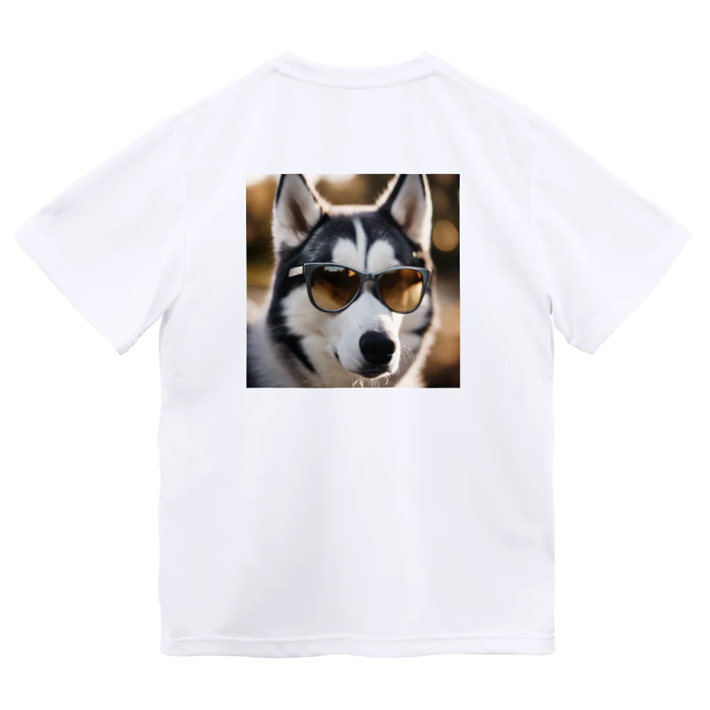 naftethのスパイ犬コードネームハスキー Dry T-Shirt