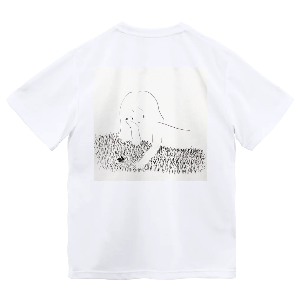 naokokawashimaの芝生の女 Dry T-Shirt