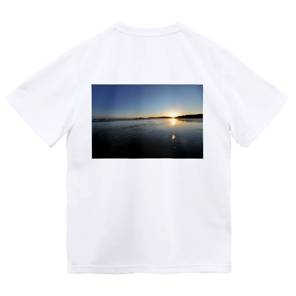 world Landscapeのbeach_01 Dry T-Shirt