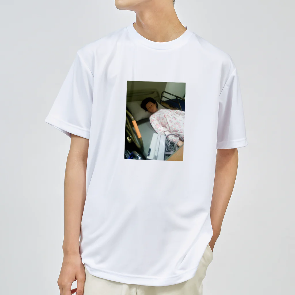 sisuの介護人形恐怖の写真 Dry T-Shirt