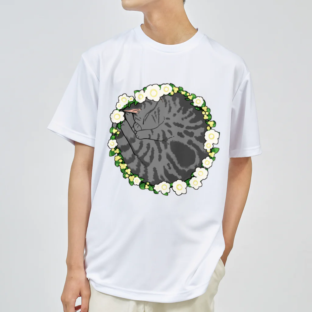 OSORAのお花畑でアンモニャイト Dry T-Shirt