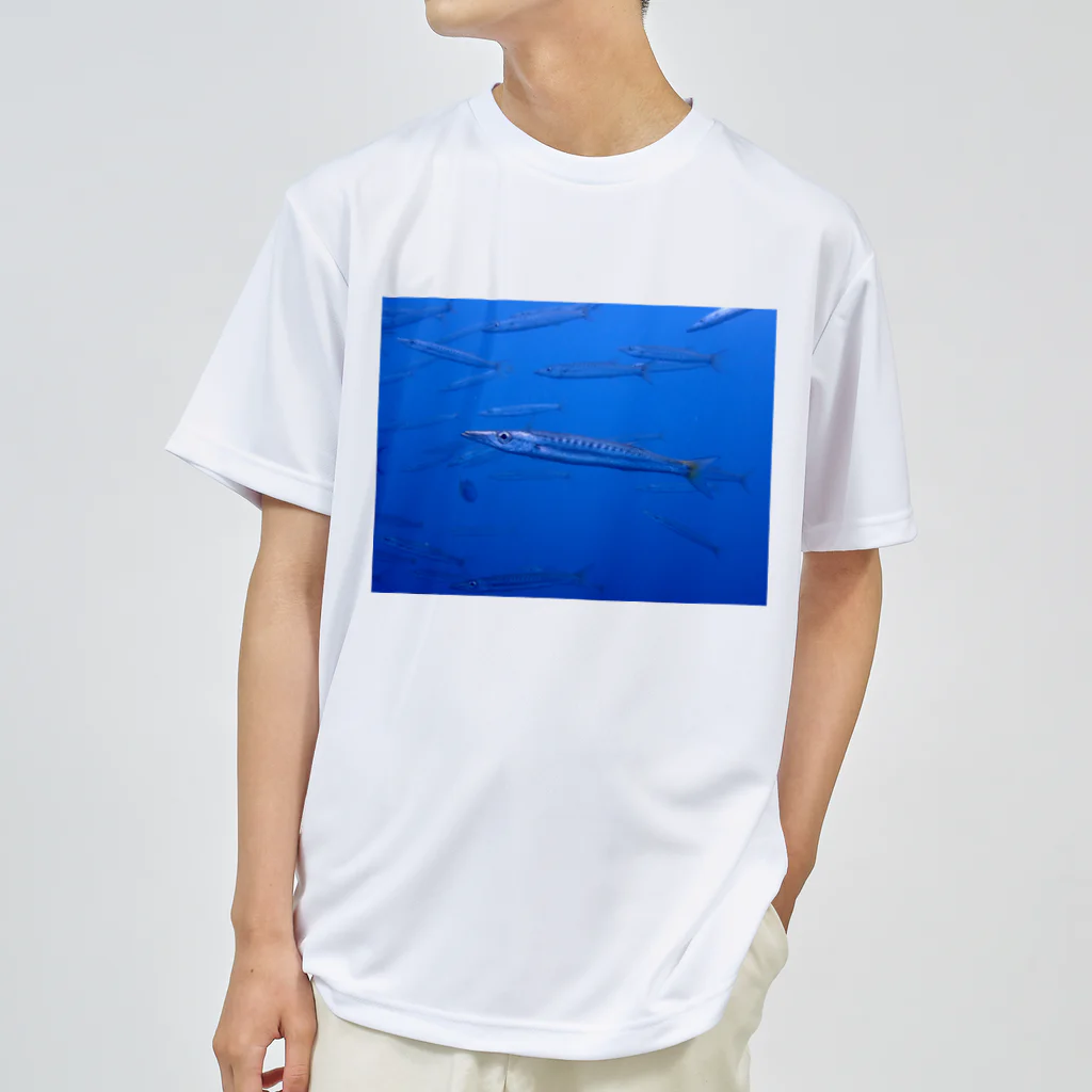 海の家のタイワンカマス Yellowtail barracuda ドライTシャツ