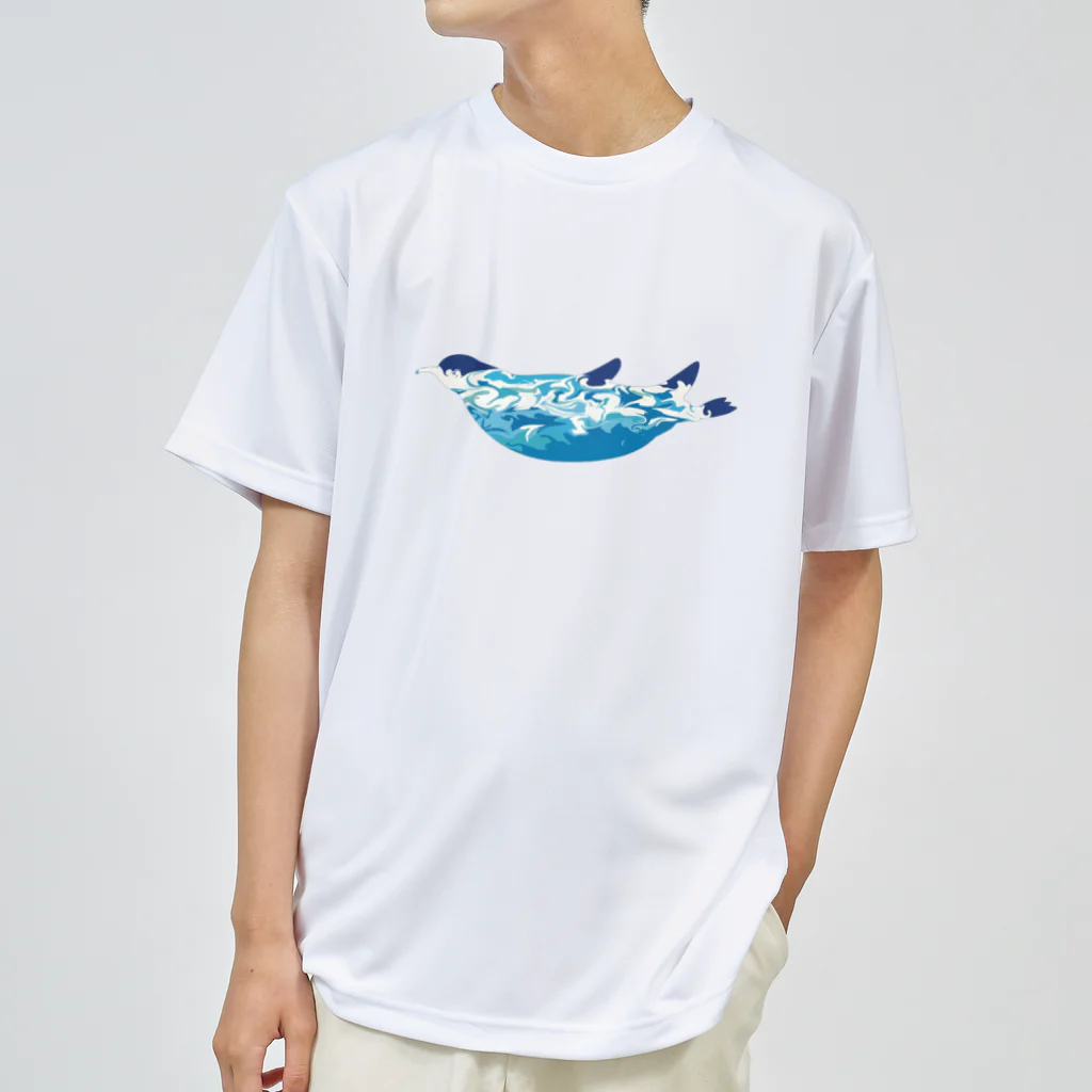 ヒロシオーバーダイブのペンギン、夏の海を泳ぐ。 ドライTシャツ