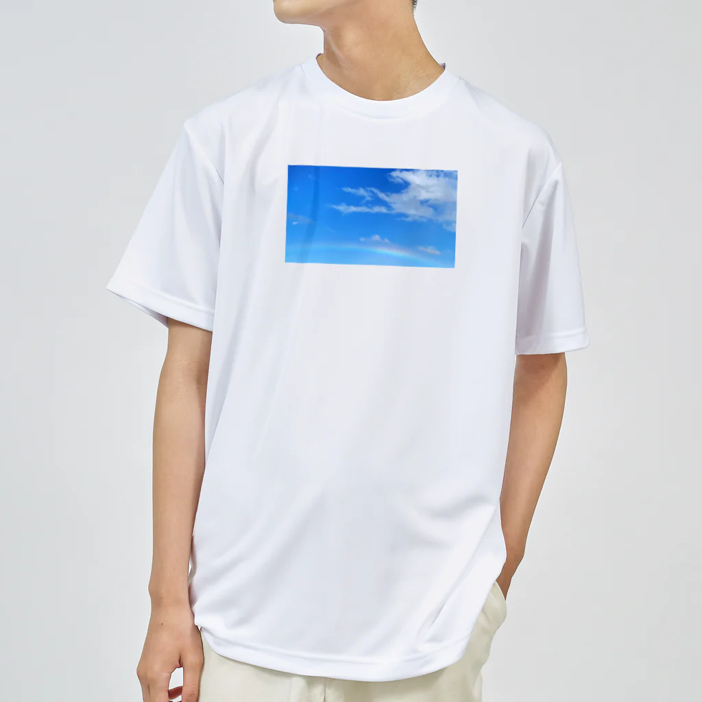 kupulauの青空と虹 ドライTシャツ