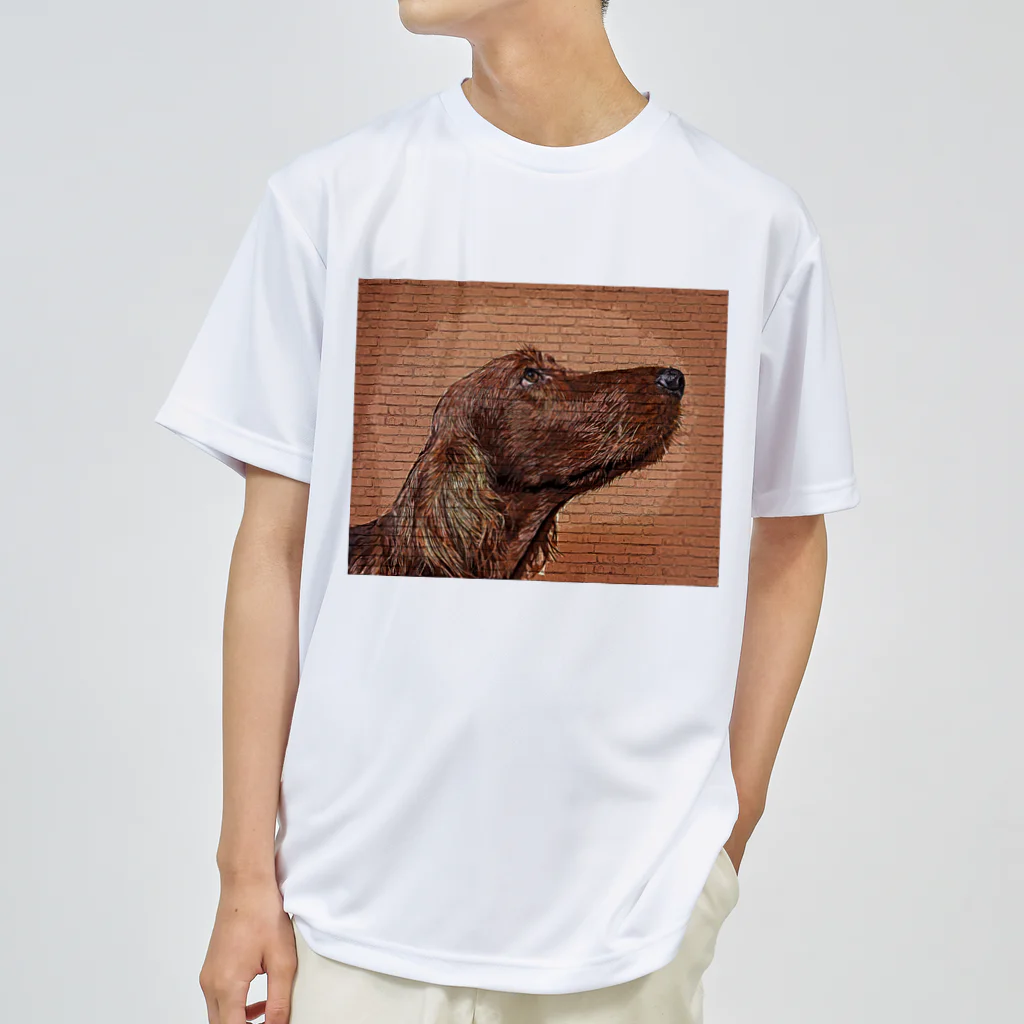 【CPPAS】Custom Pet Portrait Art Studioのアイリッシュセッタードッグ - レンガブロック背景 ドライTシャツ