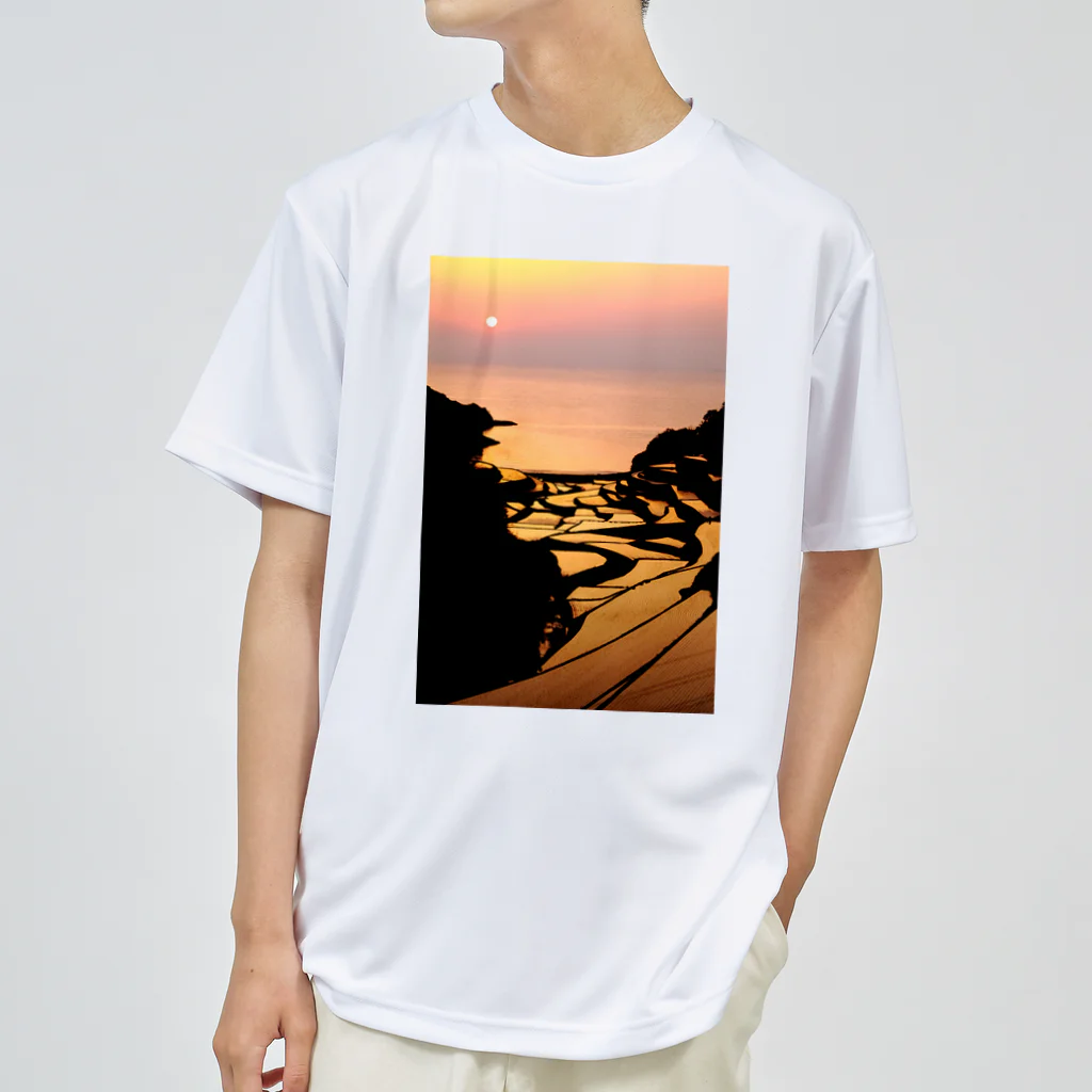 小佐々塾の夕陽と棚田 ドライTシャツ