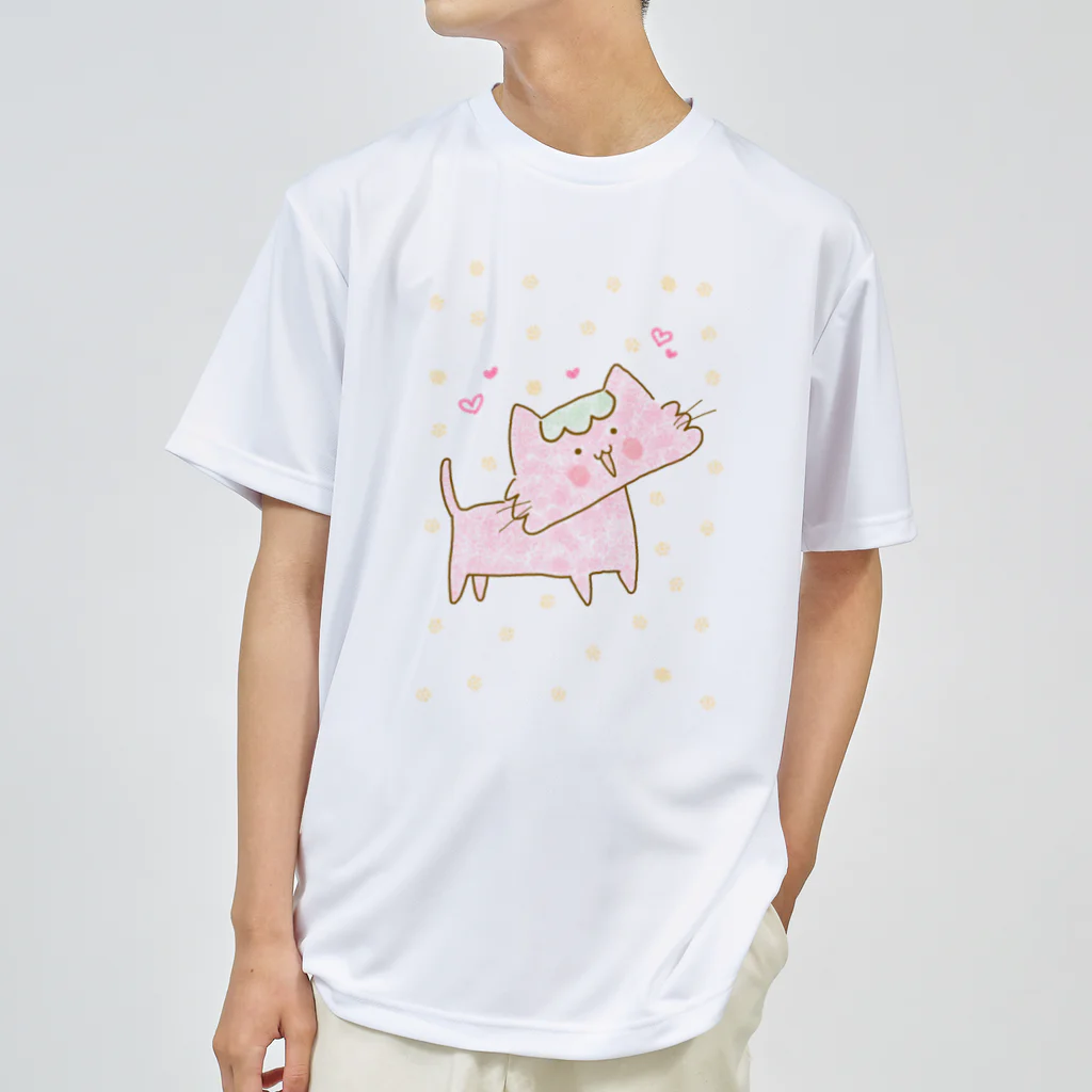   tippokekoubouのさくら餅ねこ ドライTシャツ