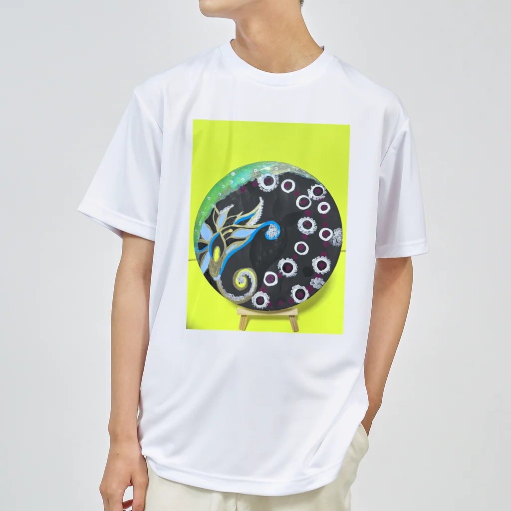 NIL のウサギの幽霊と花 ドライTシャツ