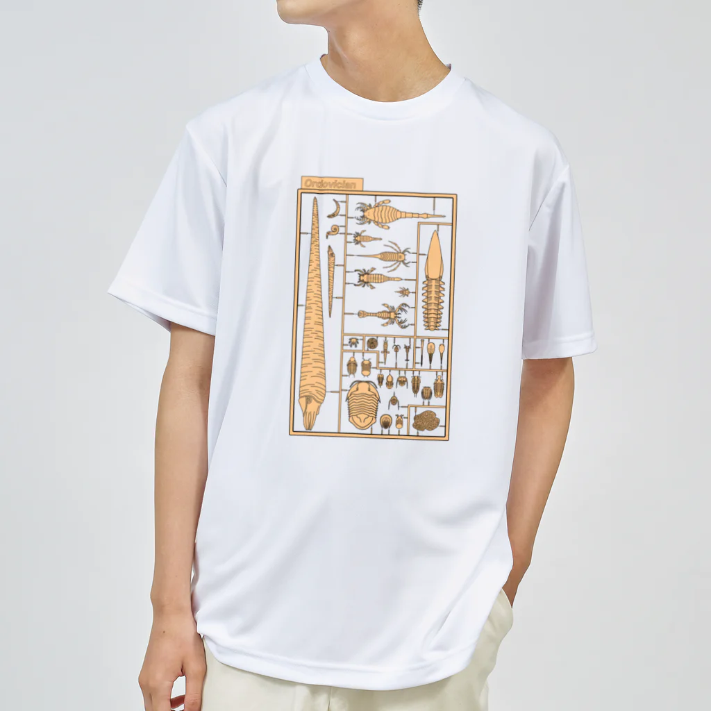 ツバメノスのプラモデル風古生物　オルドビス紀編 Dry T-Shirt