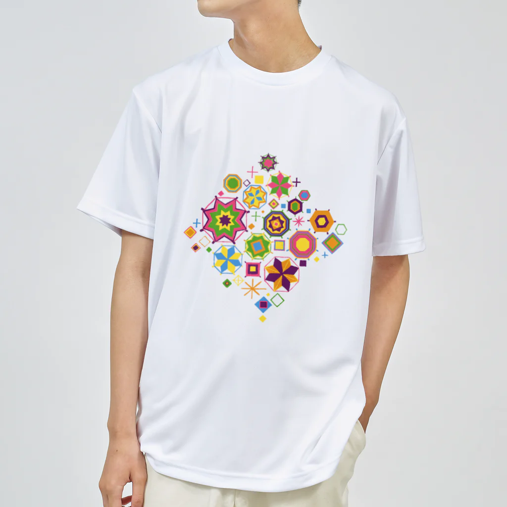 IZANAMI by Akane Yabushitaの東南アジアのチャーム（モン族カラー） ドライTシャツ