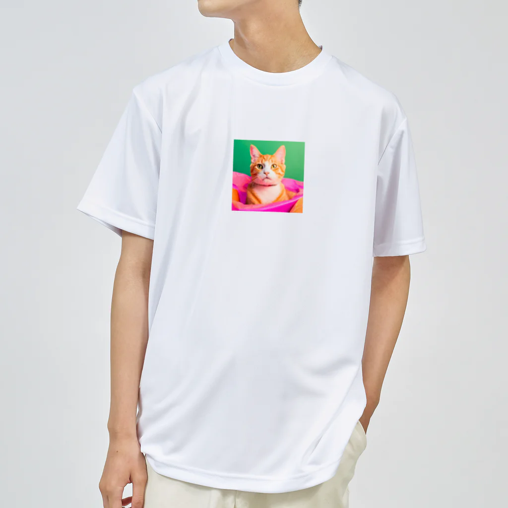 《Derekの絶賛工房中！》のイケイケ猫ちゃん Dry T-Shirt