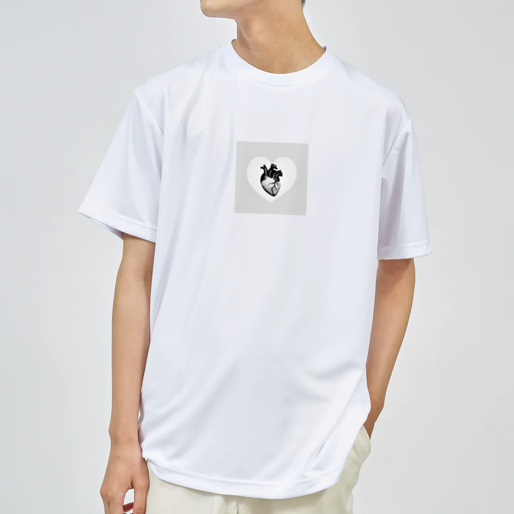 funny8の平和な心臓 ドライTシャツ