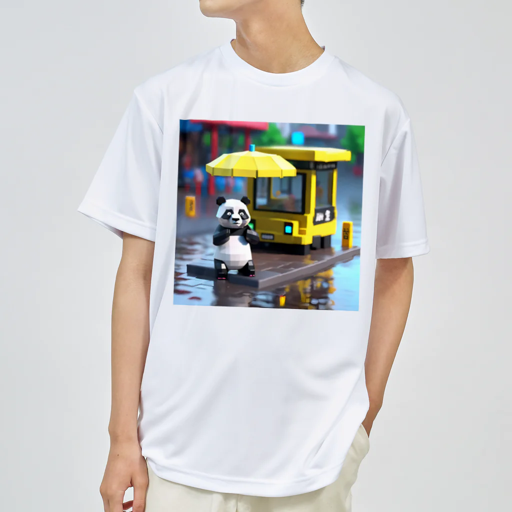 萌えキャラ大好きの雨の中バス停でバスを待つパンダのイラストグッズ ドライTシャツ