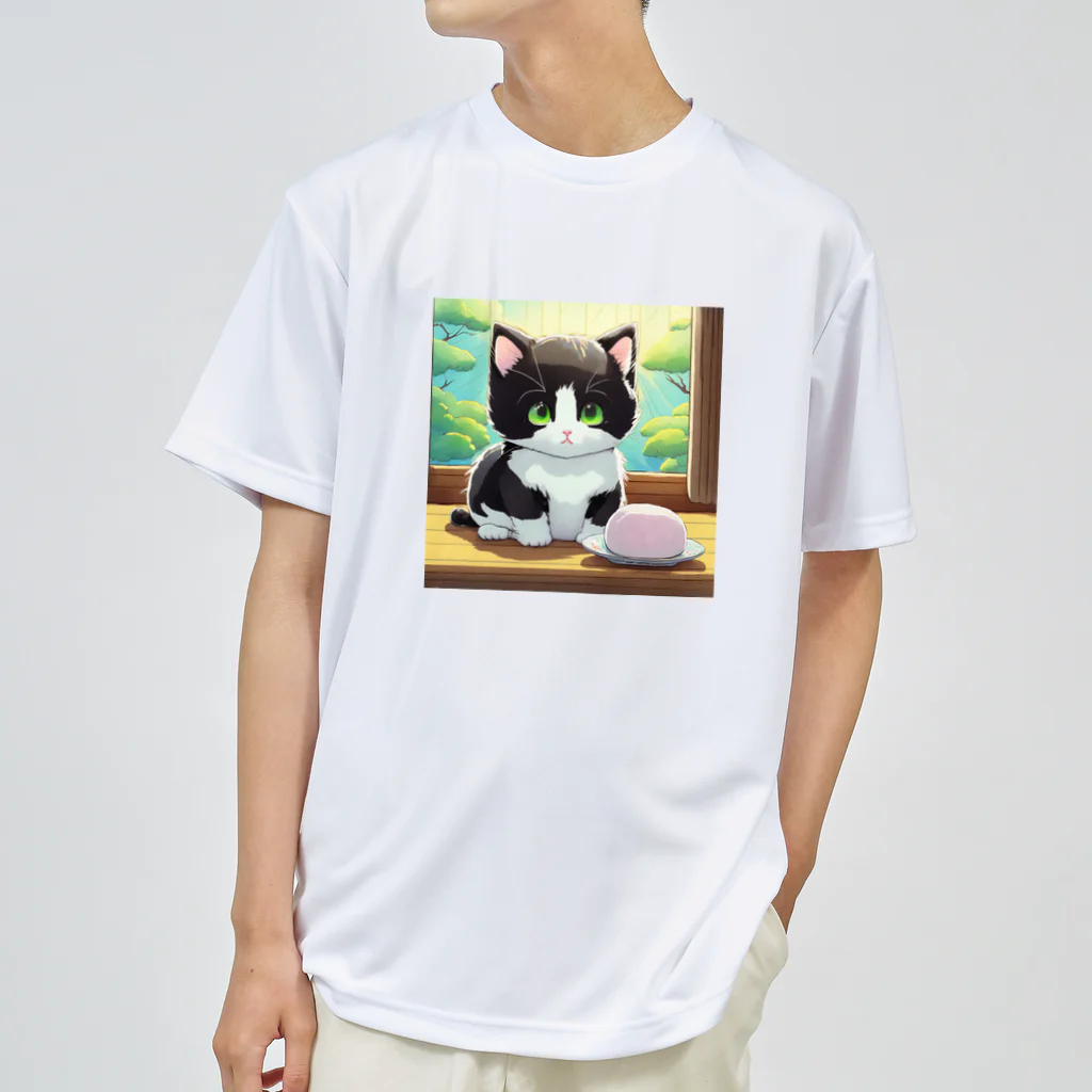 yoiyononakaのお餅と白黒猫 Dry T-Shirt